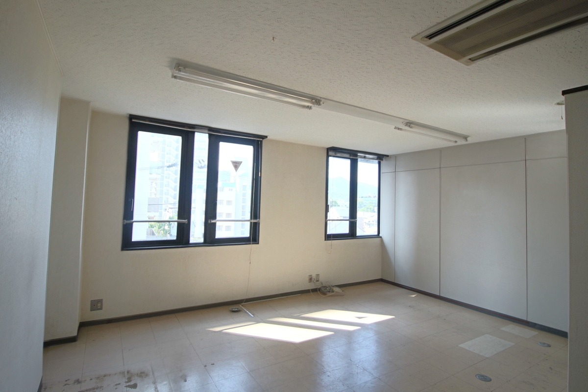 4階テナント①